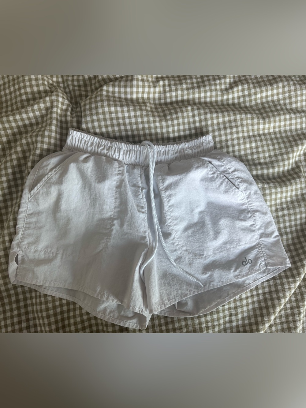 ALO Yoga White alumni shorts XXS
